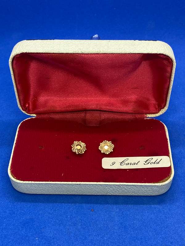 9 CARAT GOLD EARRINGS SET