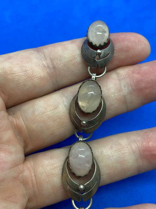 SILVER BRACELET WITH ROSE QUARTS