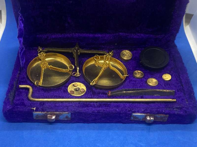 OLD SPANISH MADE GOLD SCALE