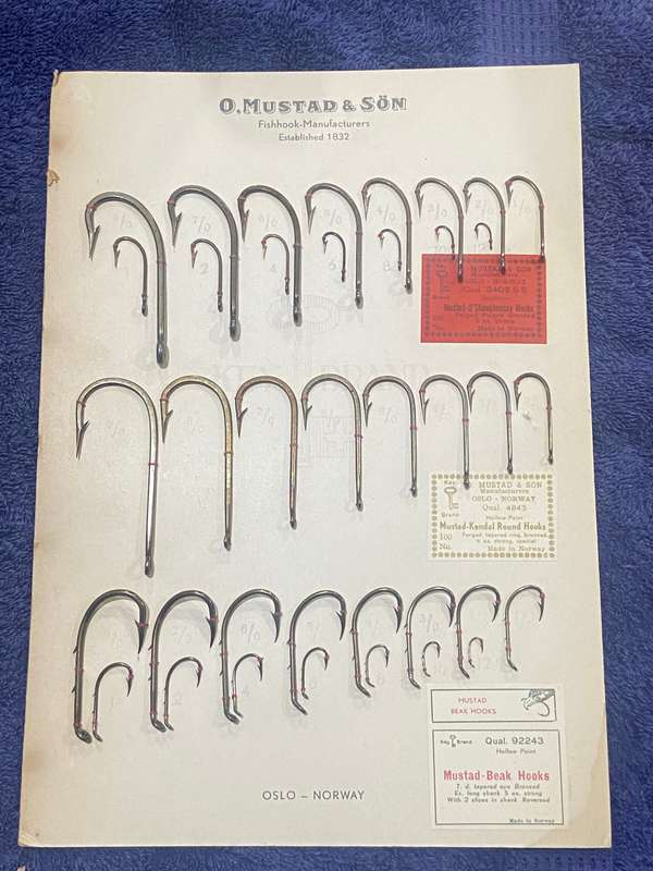 RARE OLD SHOP CARD DISPLAY MUSTAD FISHING HOOKS