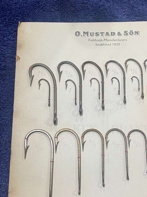 RARE OLD SHOP CARD DISPLAY MUSTAD FISHING HOOKS
