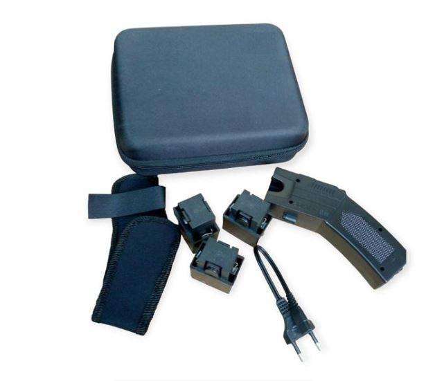 Self-Defense Combo: 5m Taser Stun Gun and 60ml Pepper Spray
