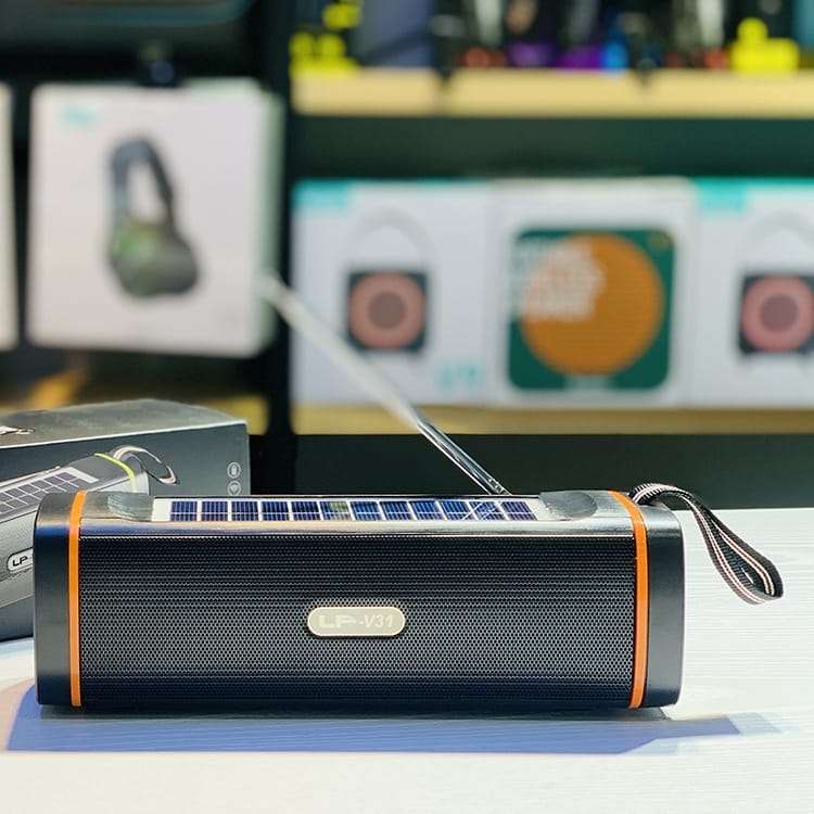 Bluetooth wireless speaker with good bass and torch