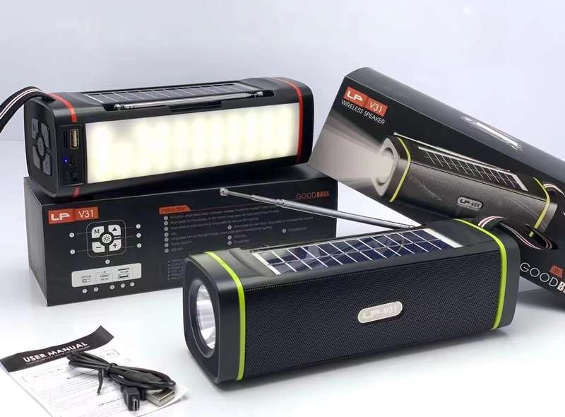 Bluetooth wireless speaker with good bass and torch
