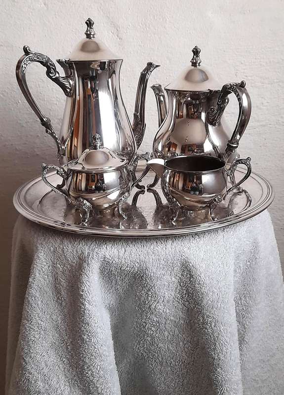Stunning 5 Piece Silver Plated Tea Set including Tray