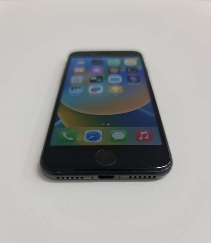 Apple iPhone 8 - 64gig - 6 Month Warranty