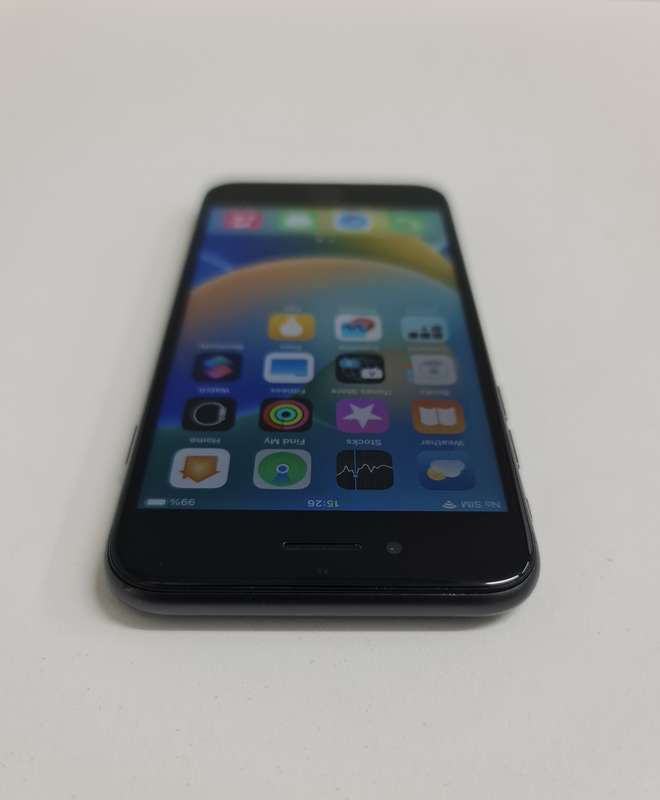 Apple iPhone 8 - 64gig - 6 Month Warranty