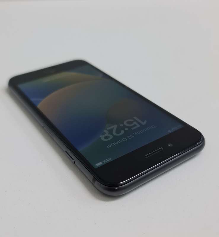 Apple iPhone 8 - 64gig - 6 Month Warranty