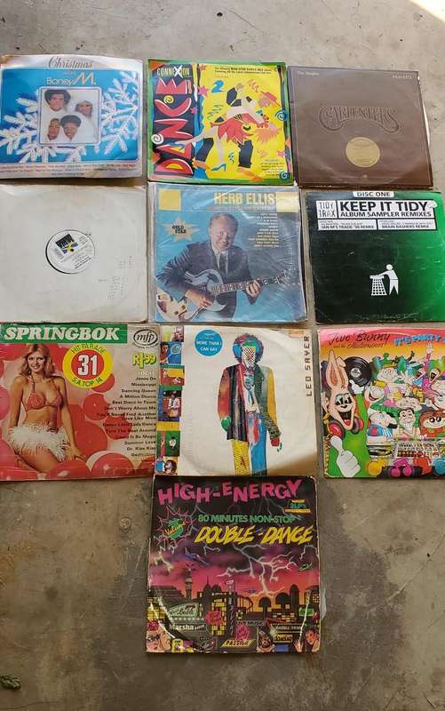 Kenwood Turntable with vinyl records