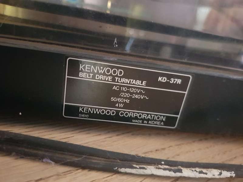 Kenwood Turntable with vinyl records
