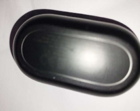 A SAMSUNG EARPHONE CHARGER