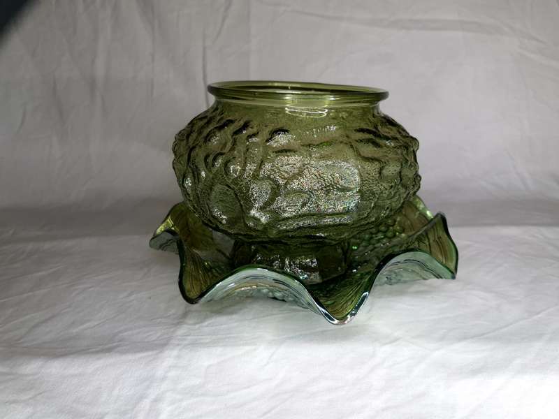 AN ED BRODY  CO, OLIVE GREEN PLANTER OR VASE WITH A OLIVE GREEN BASE PLATE