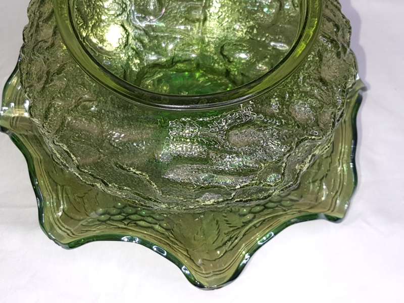 AN ED BRODY  CO, OLIVE GREEN PLANTER OR VASE WITH A OLIVE GREEN BASE PLATE