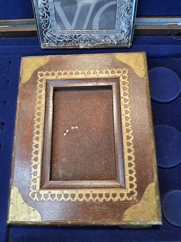 TWO VINTAGE ORNATE PHOTO FRAMES SOLD AS IS