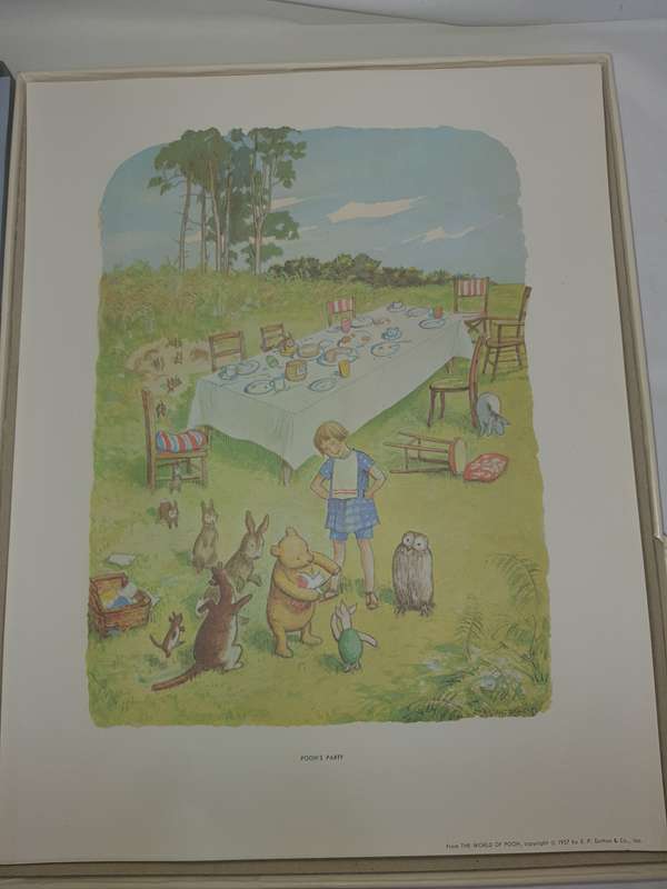 A VINTAGE COLLECTORS WINNIE THE POOH ART WORK SET SOLD AS IS