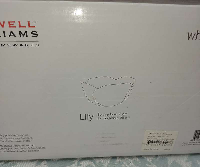 A MEXWEL & WILLIAMS WHITE BASIC LILLI MIXING BOWL SOLD AS IS