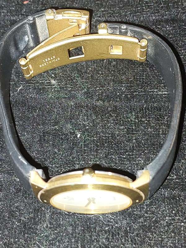 A BEAUTIFULL VINTAGE BUREN LADYS WATCH SOLD AS IS NOT TESTED