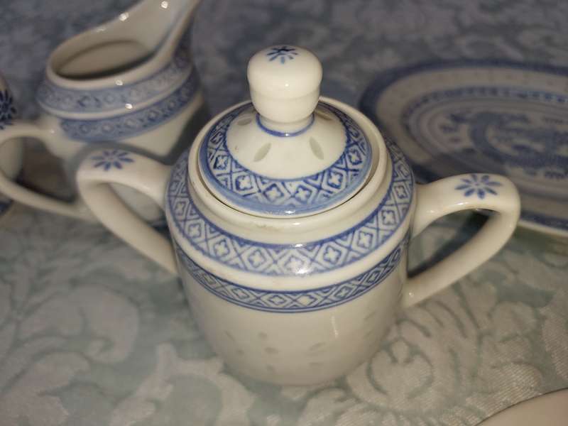 Jingdezhen China Rice Grain Blue White Dragon Porcelain 19 PIECE SET