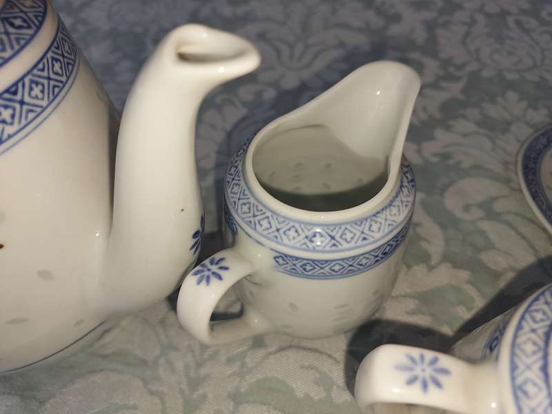 Jingdezhen China Rice Grain Blue White Dragon Porcelain 19 PIECE SET