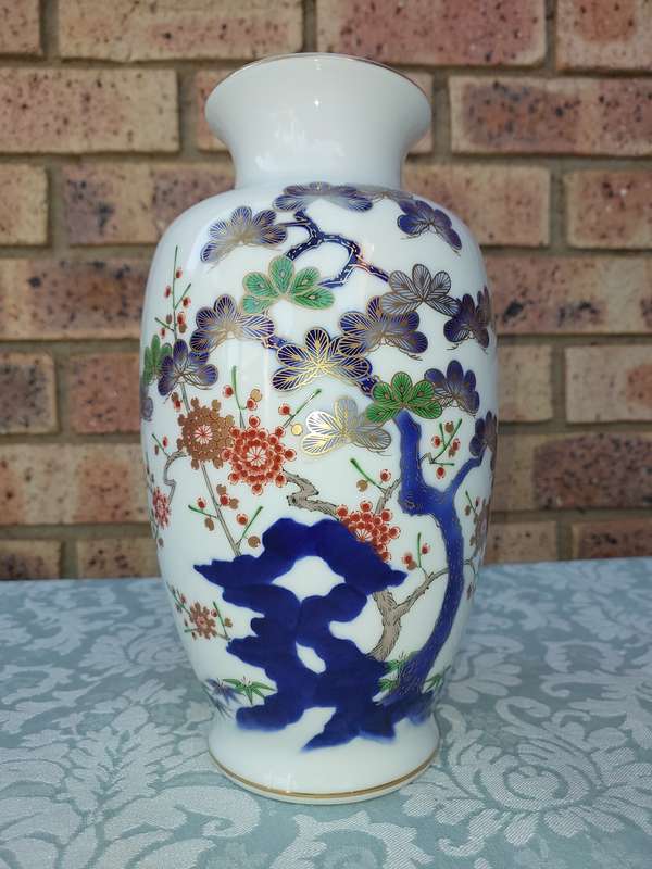 Vintage Fukagawa Vase Large Imari Kakiemon Style  Shochikubai Three Friends of Winter Pine Bamboo