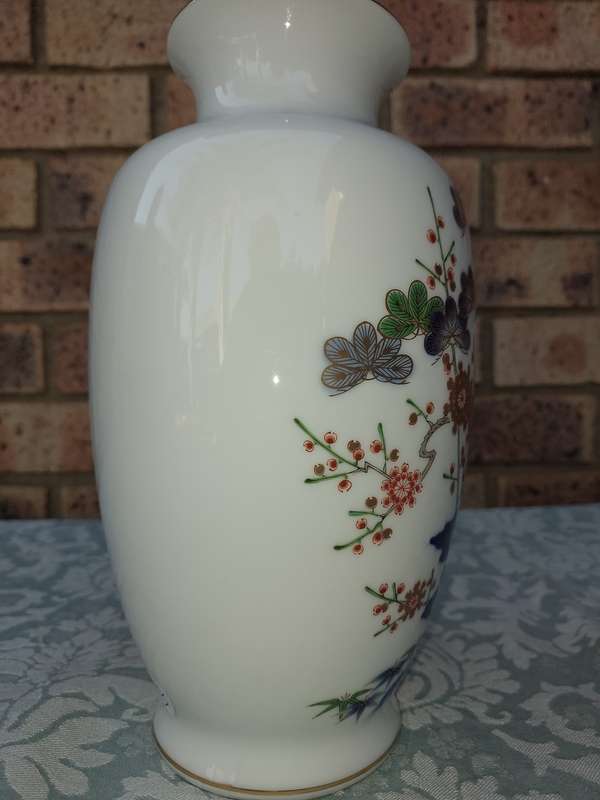 Vintage Fukagawa Vase Large Imari Kakiemon Style  Shochikubai Three Friends of Winter Pine Bamboo