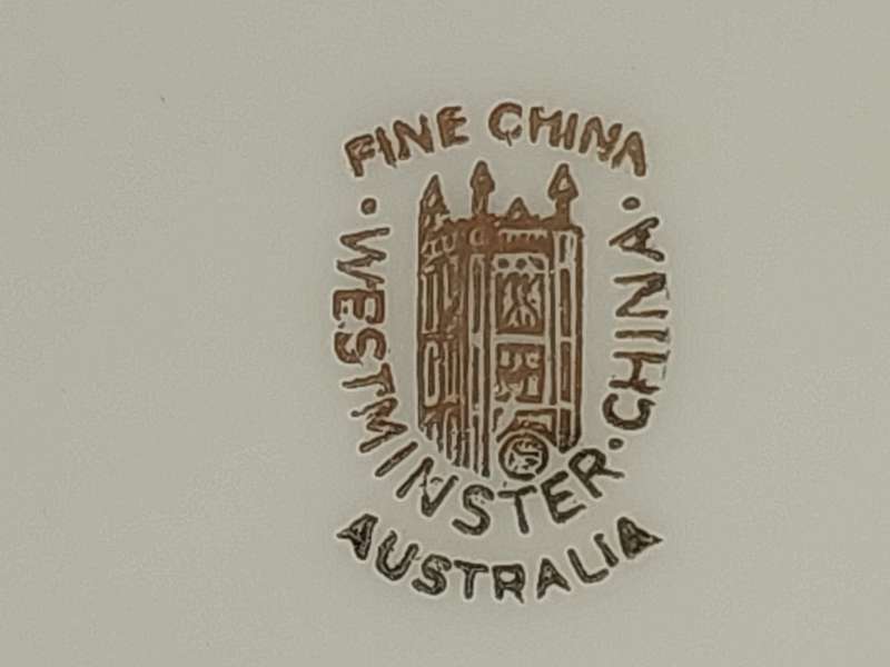 A VINTAGE FINE CHINA WESTMINISTER CHINA AUSTRALIA 37 PIECE