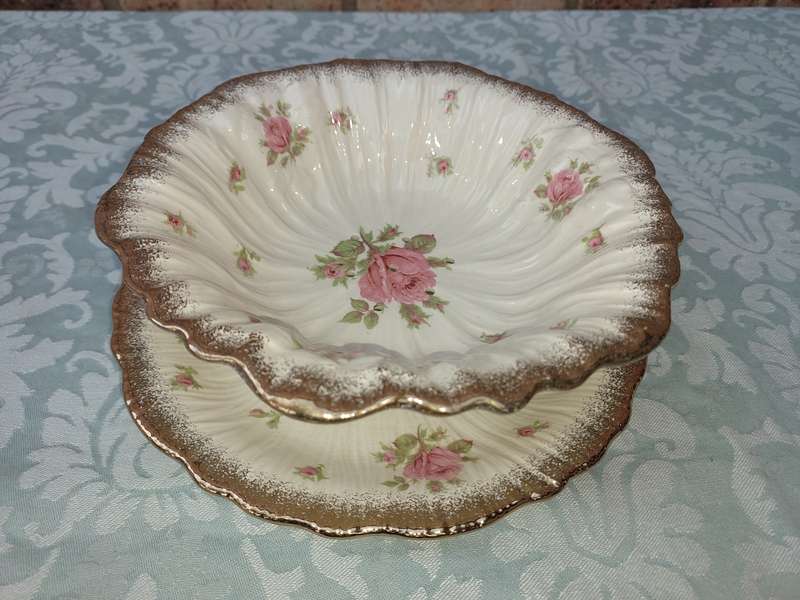 A VINTAGE CROWN DUCAL SALAD DRAINER AND UNDER PLATE FINE ROSES