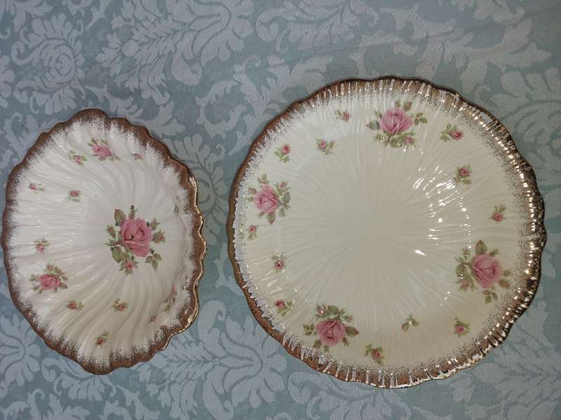 A VINTAGE CROWN DUCAL SALAD DRAINER AND UNDER PLATE FINE ROSES