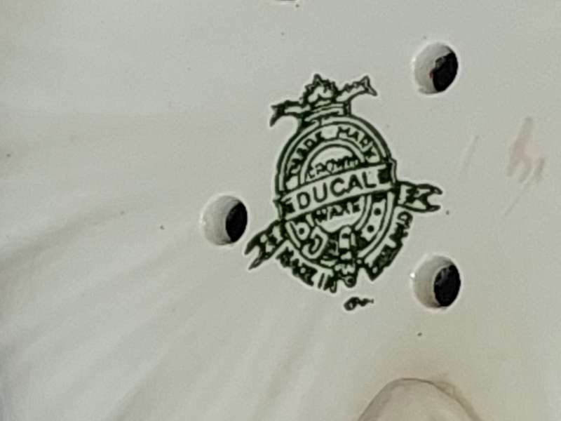 A VINTAGE CROWN DUCAL SALAD DRAINER AND UNDER PLATE FINE ROSES