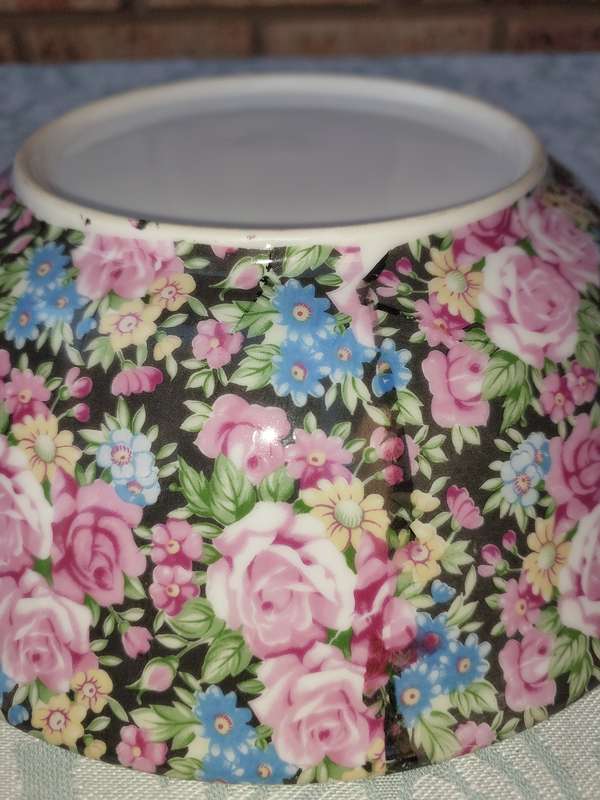 TWO VINTAGE SERVING BOWLS SOLD AS IS