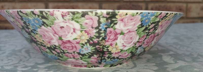 TWO VINTAGE SERVING BOWLS SOLD AS IS