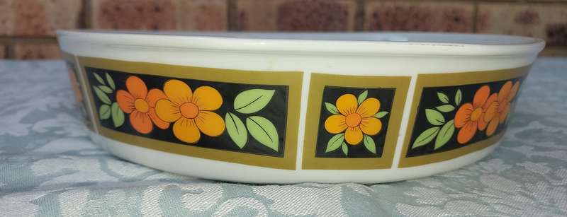 TWO VINTAGE SERVING BOWLS SOLD AS IS