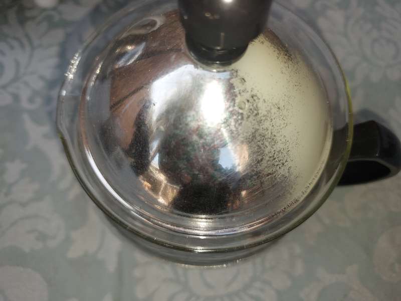 A VINTAGE AND ANTIQUE COLLECTION KITCHENALIA SOLD AS IS