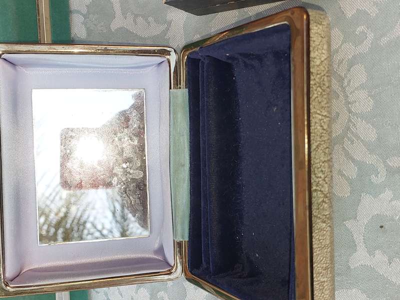 A SELECTION OF VINTAGE JEWELRY BOXES