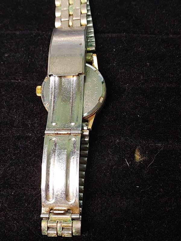 TWO VINTAGE WATCHES