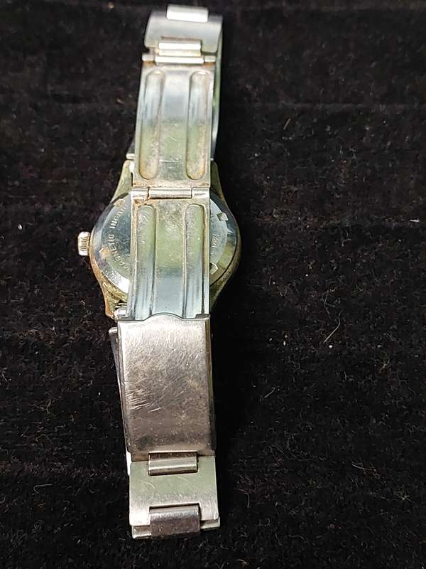 TWO VINTAGE WATCHES