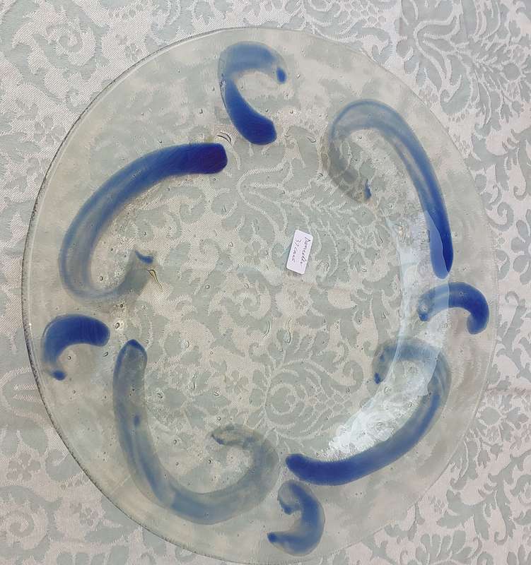 AN ART DECOR GLASS WITH DESIGN FRUIT PLATTER 37 CENTIMETERS DIAMETER SOLD AS IS