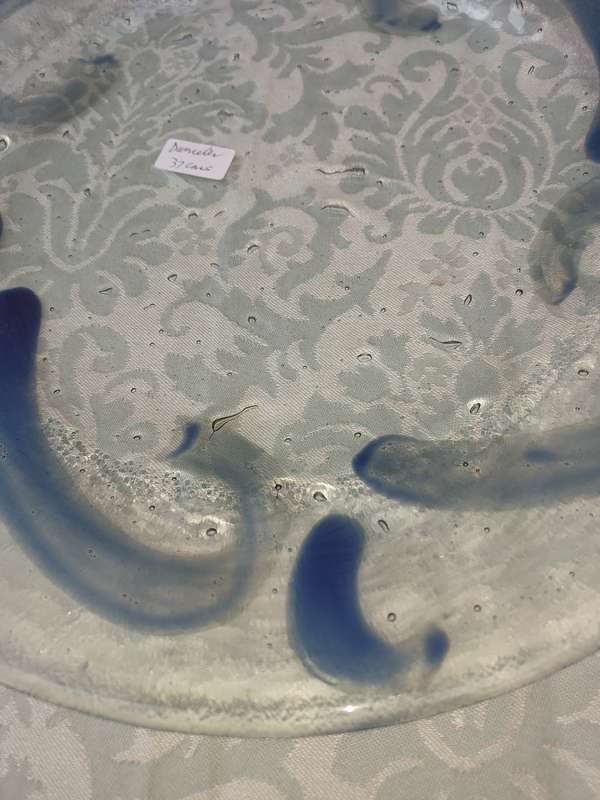 AN ART DECOR GLASS WITH DESIGN FRUIT PLATTER 37 CENTIMETERS DIAMETER SOLD AS IS