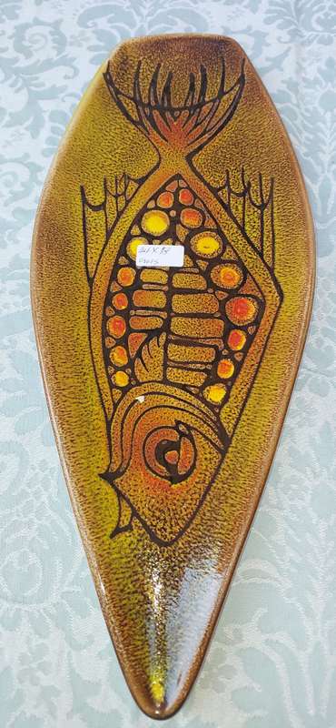 A POOLE 82 POTTERY ENGLISH SWORD BLADE SHAPE ABSTRACT DESIGN PLATTER 44 X 18 CMS SOLD AS IS