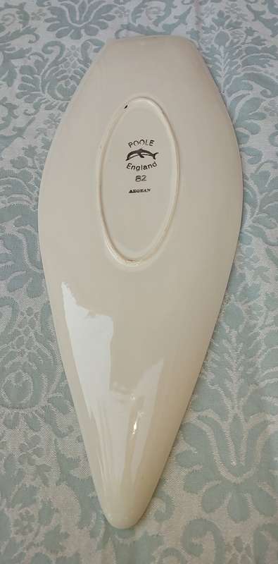 A POOLE 82 POTTERY ENGLISH SWORD BLADE SHAPE ABSTRACT DESIGN PLATTER 44 X 18 CMS SOLD AS IS