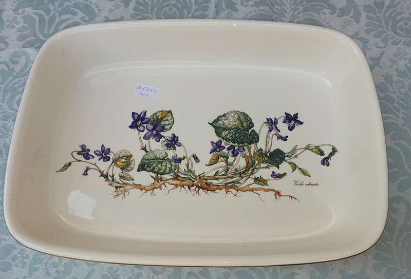 A BEAUTIFUL VILEROY AND BOCH VILBOFOUR BOTANICA PORCELAN PLATTER