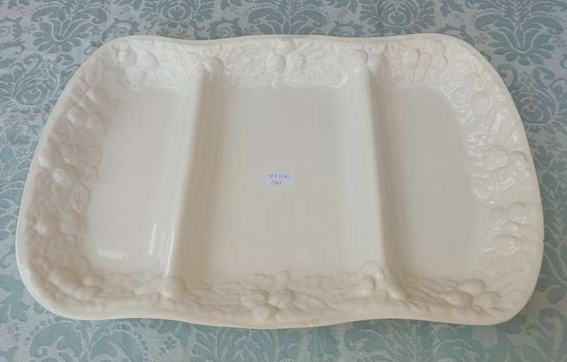 AN EXTRA LARGE THREE-COMPARTMENT PLATTER