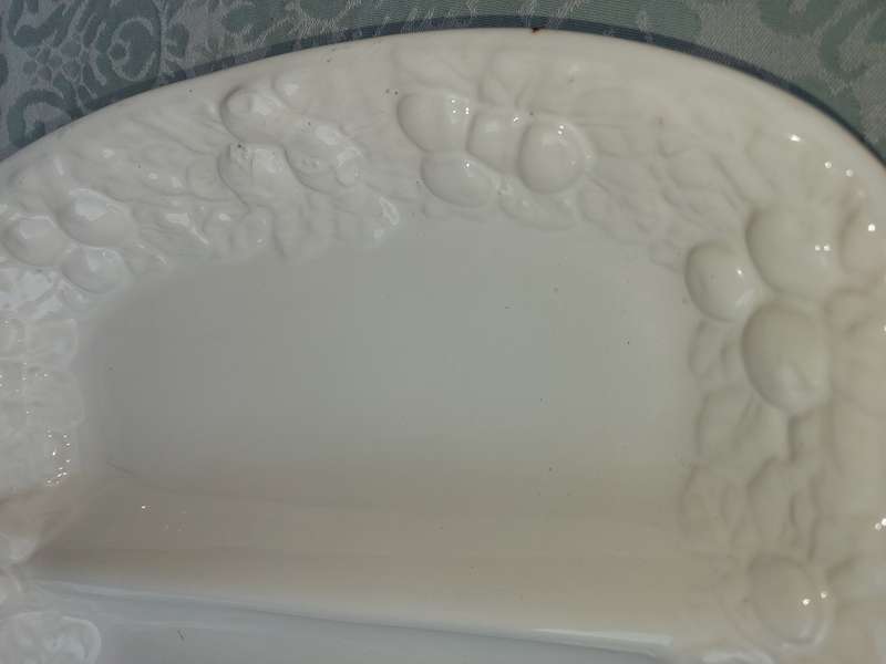 AN EXTRA LARGE THREE-COMPARTMENT PLATTER