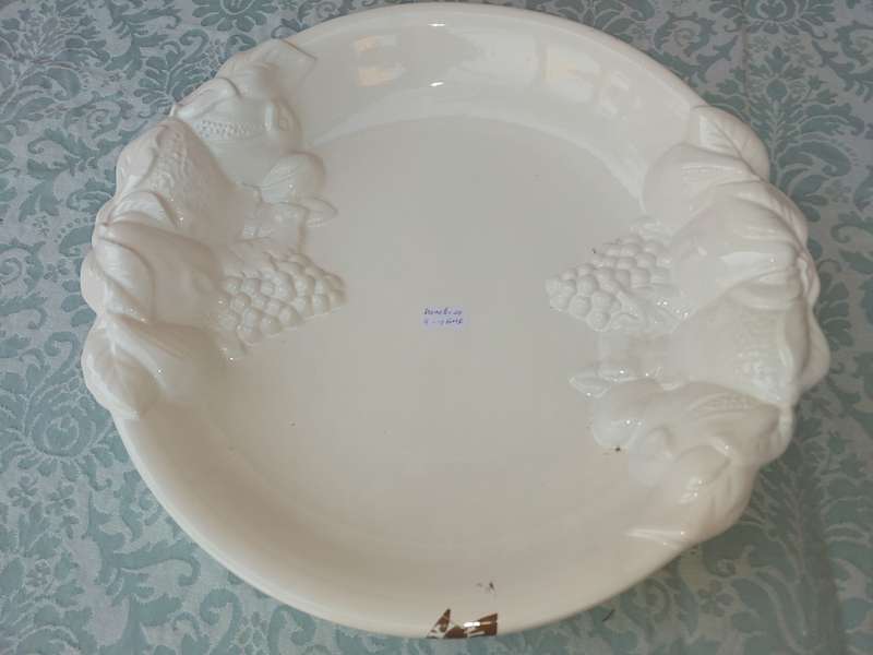 AN ART DECOR WHITE GARNITO CERAMICA MADE IN ITALY SERVING BOWL