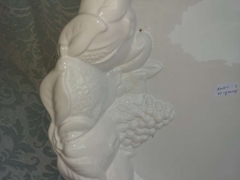 AN ART DECOR WHITE GARNITO CERAMICA MADE IN ITALY SERVING BOWL