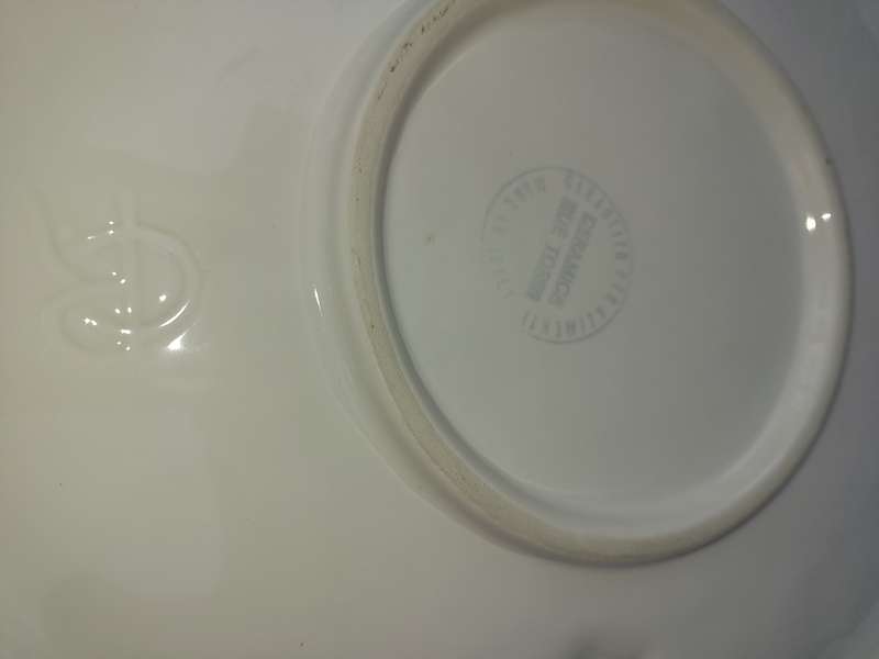 AN ART DECOR WHITE GARNITO CERAMICA MADE IN ITALY SERVING BOWL