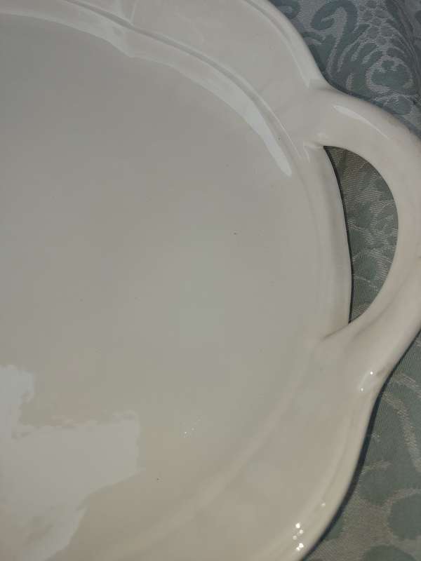 AN ART DECOR PURE WHITE DESIGNER PORCELAIN CERAMICA OVAL SERVING PLATTER