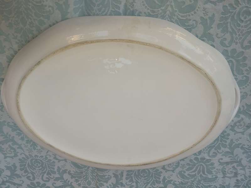 AN ART DECOR PURE WHITE DESIGNER PORCELAIN CERAMICA OVAL SERVING PLATTER