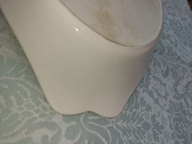A VINTAGE LARGE OVAL OVEN PROOF CASSEROLE PORCELAIN CERAMIC