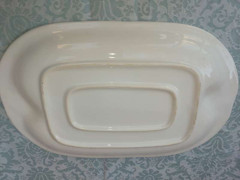 A VINTAGE LARGE PURE WHITE OVAL SERVING PLATTER CERAMIC